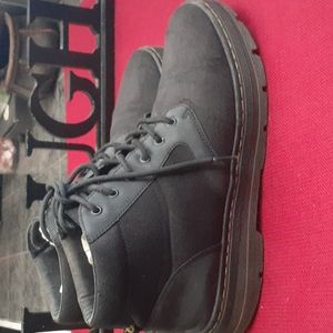 DR. MARTENS BONNY BOOTS